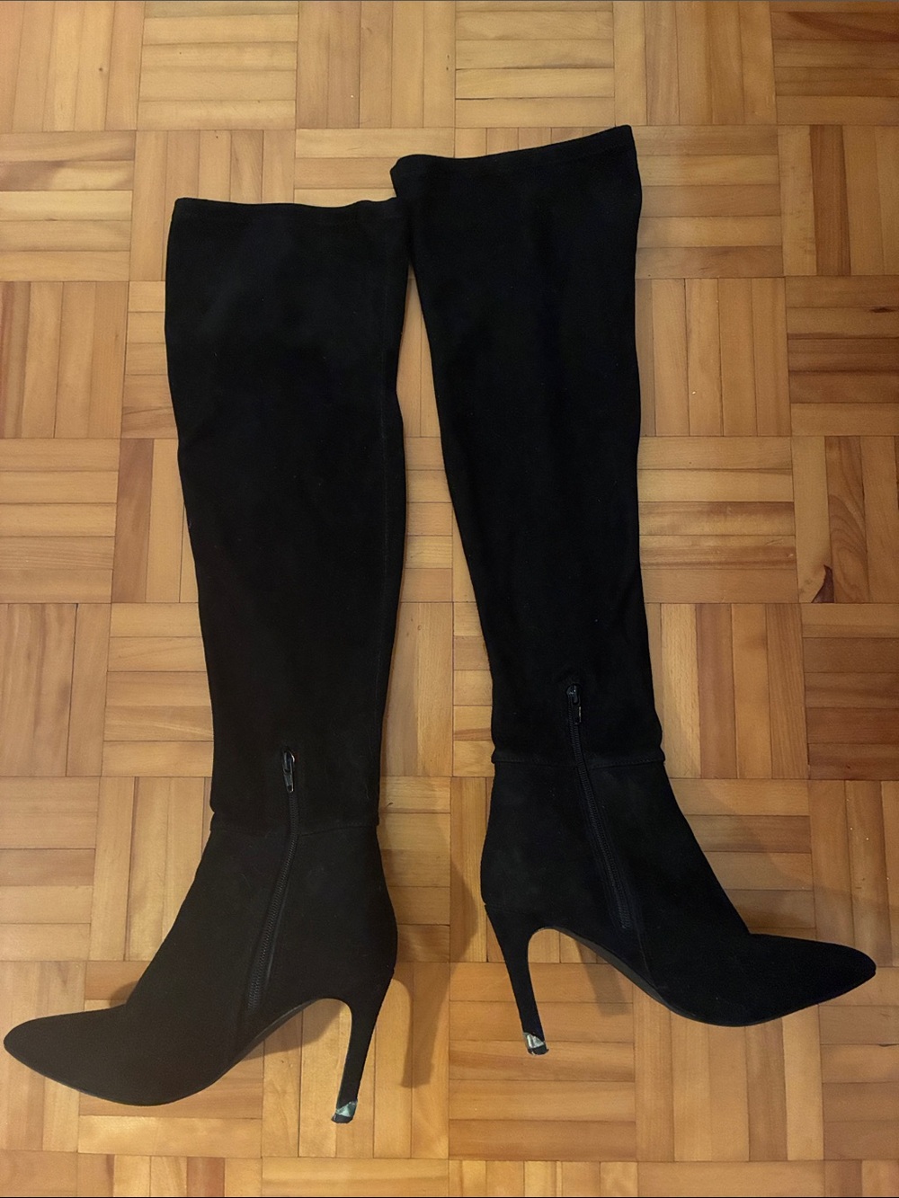 Women's Black Knee-High Suede Pointed-Toe Stiletto Boots